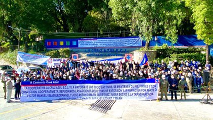 Integrantes de la Cooperativa La Cruz Azul (Foto: Especial)